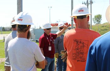 T&D_Line Tech Spacer Training_group talk