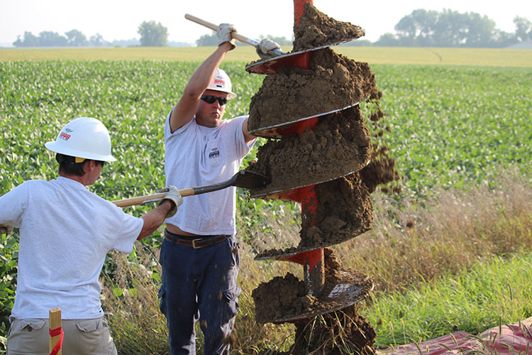 T&D_Apprentice Wrap Job_knocking dirt