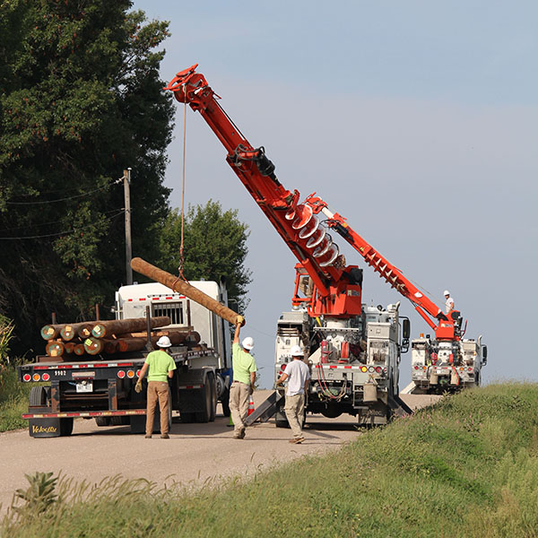 T&D_Apprentice Wrap Job_unload poles